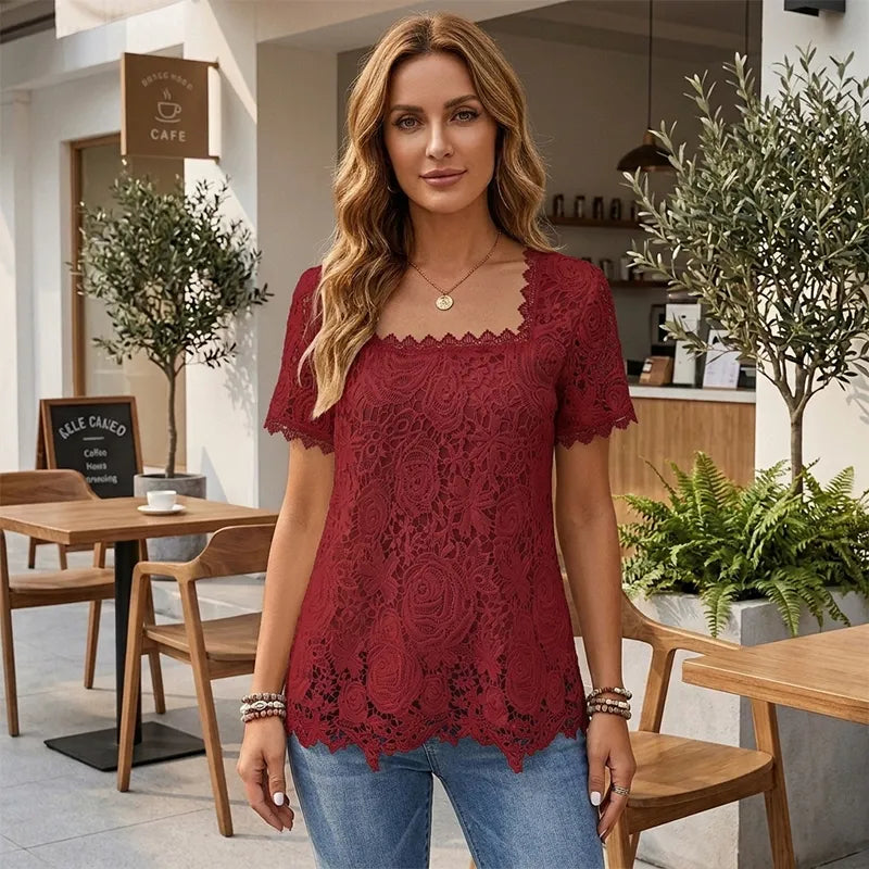👚 Bluză cu decolteu pătrat și dantelă franțuzească